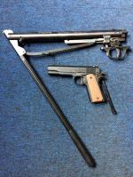 Mazowieccy funkcjonariusze Krajowej Administracji Skarbowej ujawnili nielegalną broń i amunicję w kilku przesyłkach z USA