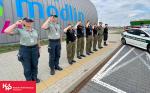 Funkcjonariusze Służby Celno-Skarbowej na lotnisku w Modlinie oddali hołd bohaterom.