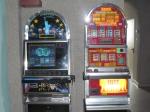 Dwa nielegalne automaty do gry