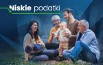 Po lewej napis Niskie podatki a po prawej uśmiechnięta rodzina z dziećmi.