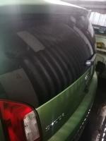 Samochód osobowy Skoda Citigo, 2013 r. pojazd uszkodzony, lewy i prawy przedni błotnik wgnieciony i przerysowany, przedni zderzak pęknięty i przerysowany, uszkodzony przedni lewy reflektor, brak przedniej tablicy rejestracyjnej. W pozostałym zakresie pojazd w stanie ogólnym dobrym, w_kolorze_zielonym tył