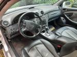 samochód osobowy Mercedes Benz CLK 500 w kolorze srebrnym wnętrze