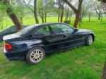 Samochód osobowy BMW 318CI COUPE koloru czarnego, Uszkodzony, widoczna korozja, brak przednich reflektorów 