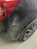 Samochód osobowy KIA CEED koloru szary metalik, pięciodrzwiowy. 