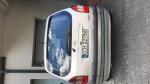 y Opel Zafira 2.0 DTI 2  rok produkcji: 2004,  rozładowany akumulator,  lekko przerysowany prawy tylny bok,  wgniecenie na drzwiach bagażnika,
 przednie lewe drzwi wygięte u góry, tył pojazdu