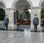 Warta funkcjonariuszy Służby Celno-Skarbowej przy Grobie Nieznanego Żołnierza